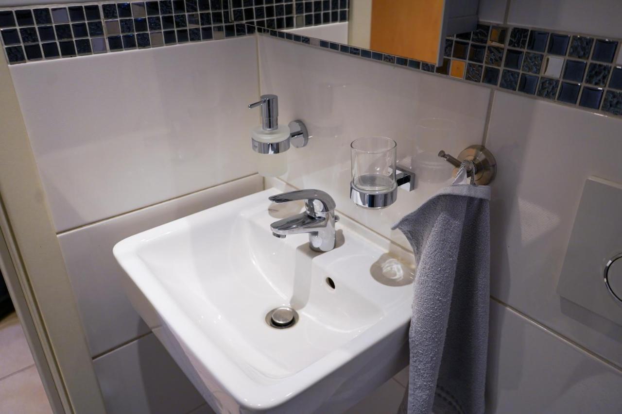 Ferienwohnung In Kaiserslautern-Hohenecken エクステリア 写真