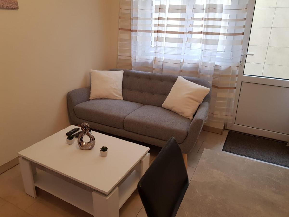 Ferienwohnung In Kaiserslautern-Hohenecken エクステリア 写真